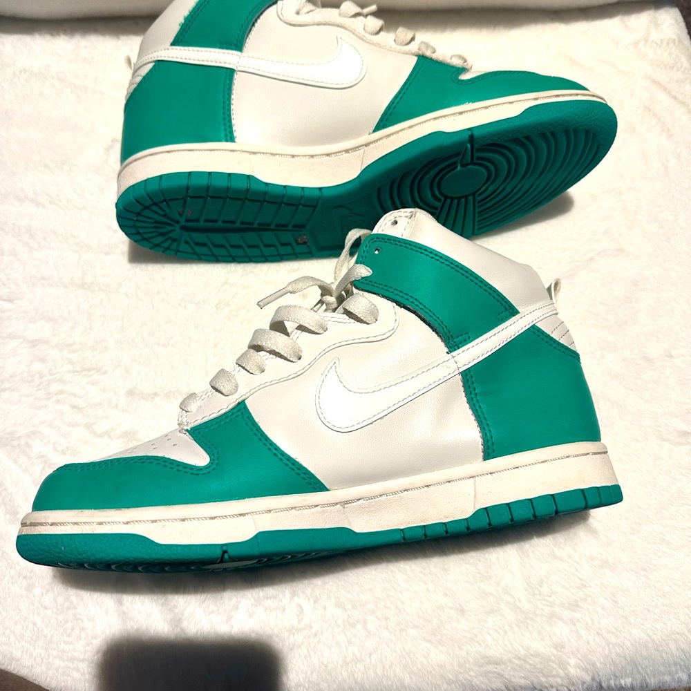 Worn twice green and white high top dunks